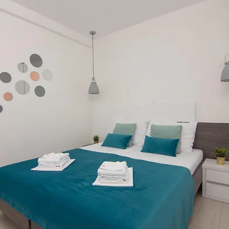 Apartments & Rooms Pool Villas Maris B Novalja Room photo