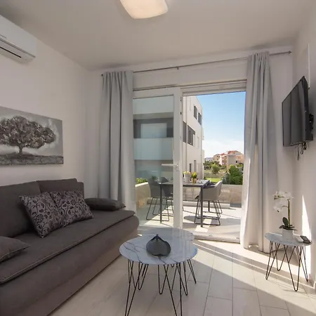 Apartments & Rooms Pool Villas Maris B Novalja Room photo