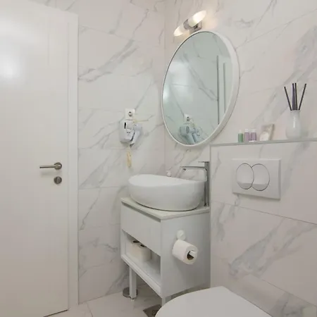 Apartments & Rooms Pool Villas Maris B Novalja Room photo