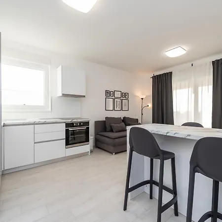 Apartments & Rooms Pool Villas Maris B Novalja Room photo