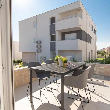 Apartments & Rooms Pool Villas Maris B Novalja Room photo