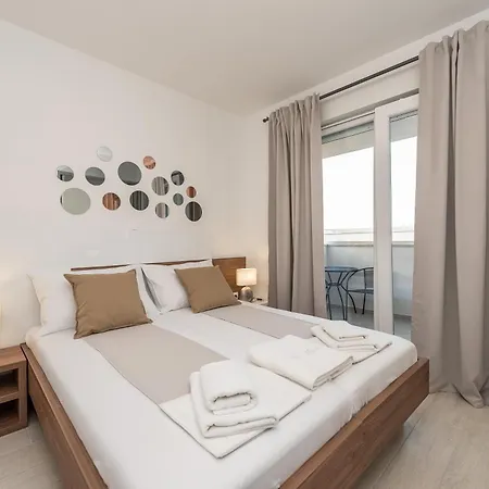 Apartments & Rooms Pool Villas Maris B Novalja Room photo