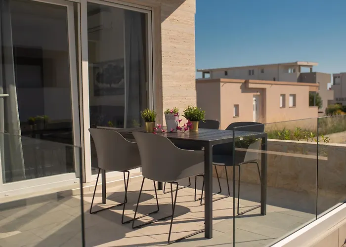 Apartments & Rooms Pool Villas Maris B