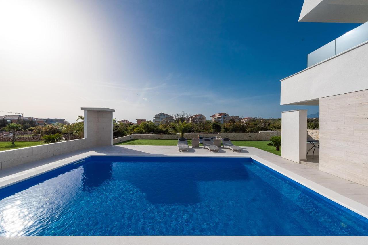 Appartement & Pool Maris B