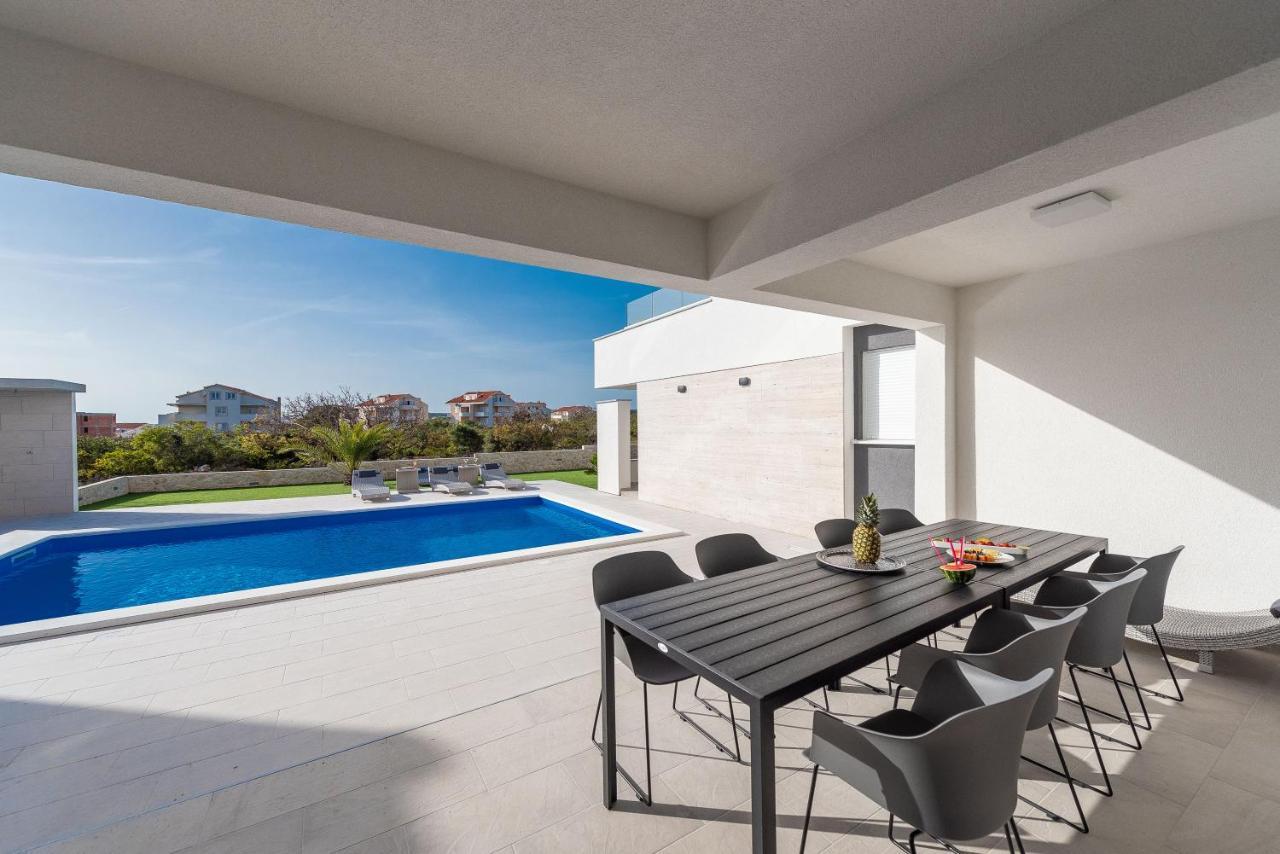 & Pool Maris B Apartment Novalja
