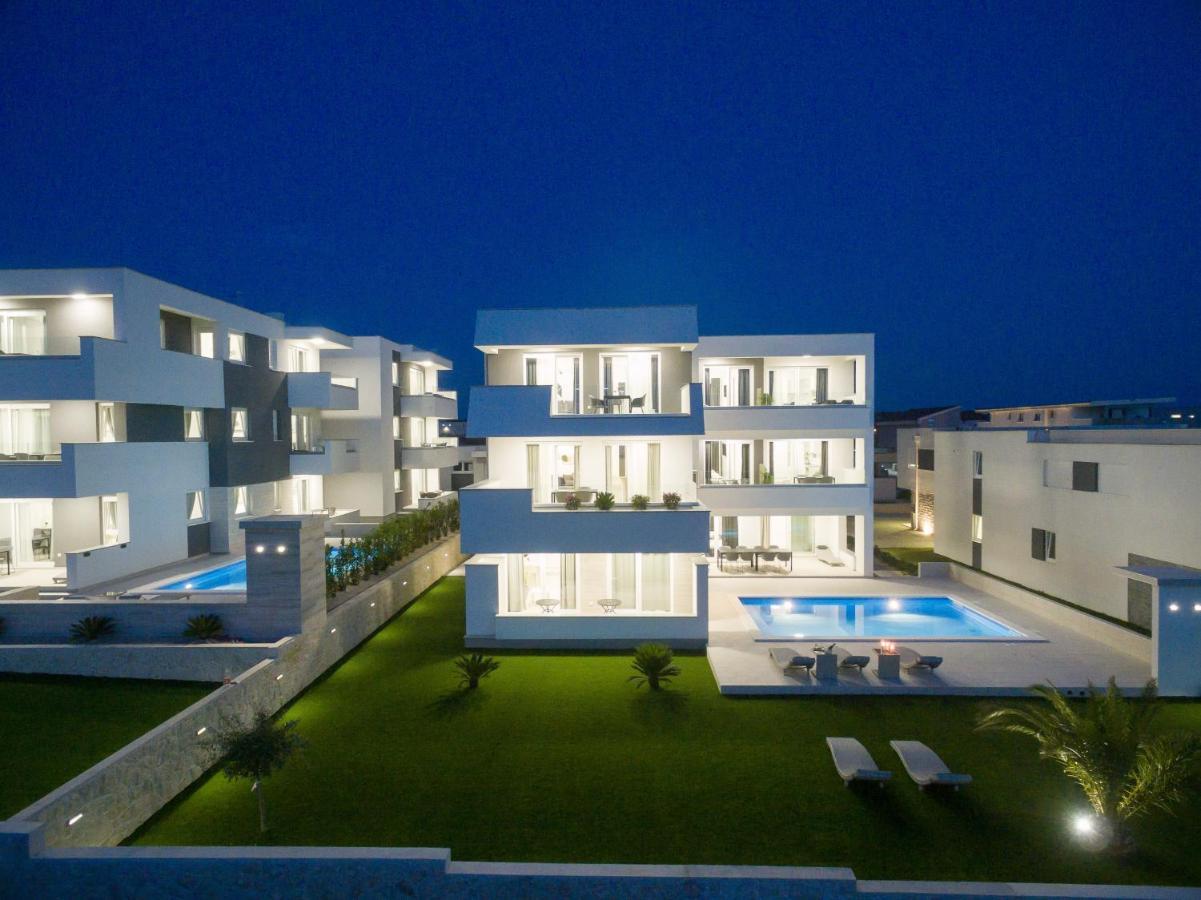 & Pool Maris B Novalja